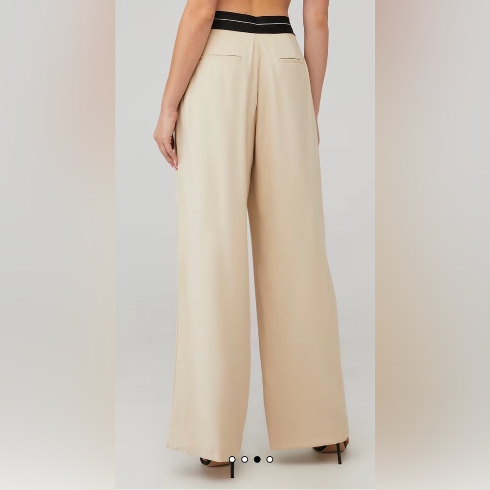 GUC NONchalant- Rebecca Pant in Crema. Size XL - Picture 4 of 11
